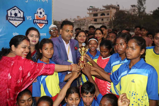 महिला दिवस पर बालिकाओं का दमदार खेल, मुंगेर टीम ने जीता फुटबॉल मैच